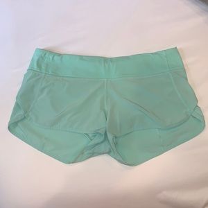 lululemon mint speed up size 8  2.5”